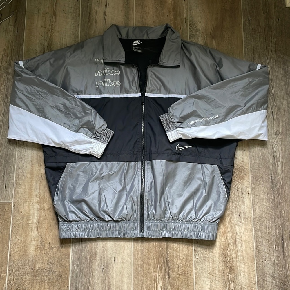 Nike windbreaker size small